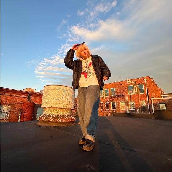 Meet your Posher, Nox! - Picture 1 of 6